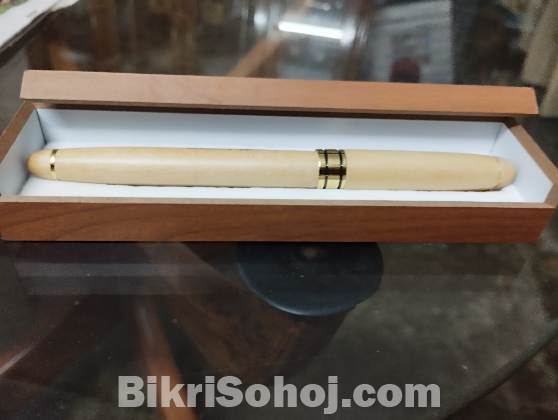 Bamrungrad Hospital(Thailand) Special Edition Pen